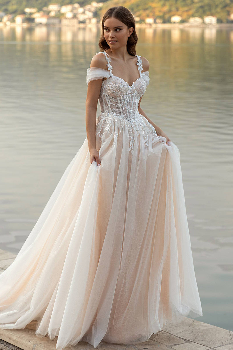 Flowy fashion lace wedding dress