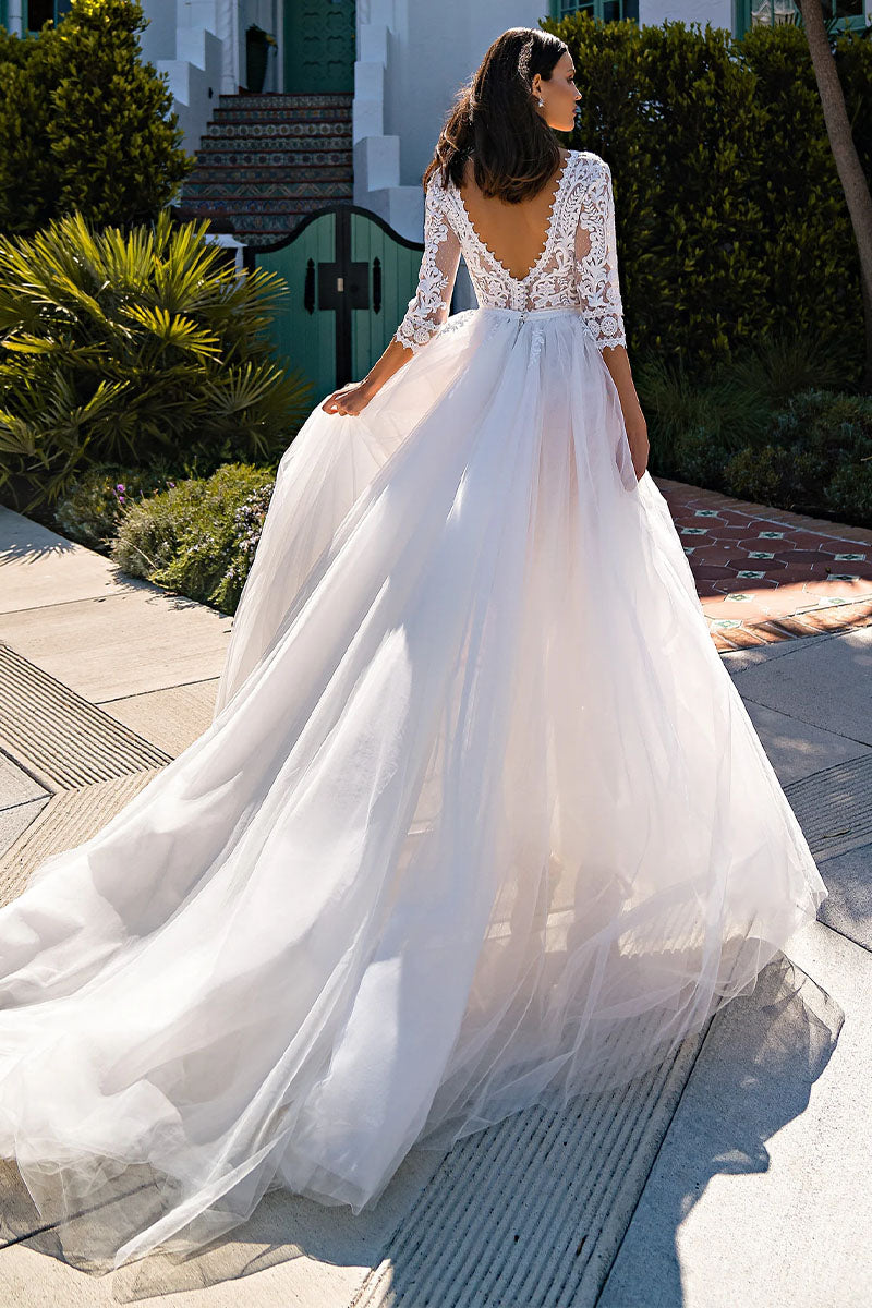 Dream Wedding Dress. Delicate Dress With a Tulle Skirt and Guipure